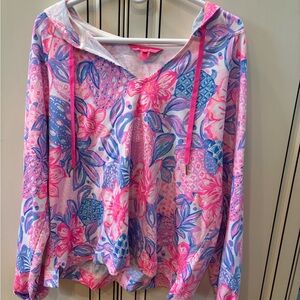 Lilly Pulitzer Kiawah Cropped Hoodie size xL.